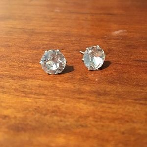 Jojo loves you studs